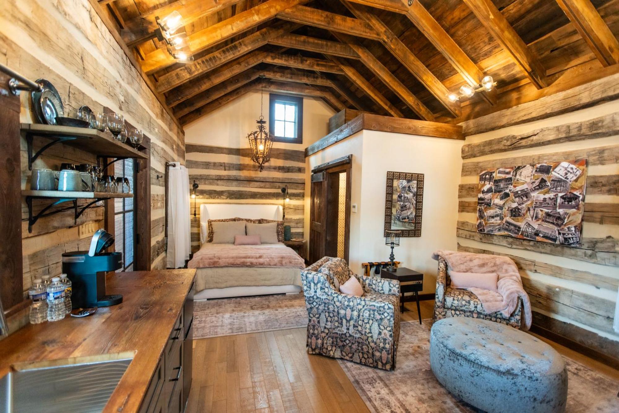 Barnwood Village Уайт-Салфер-Спрингс Экстерьер фото